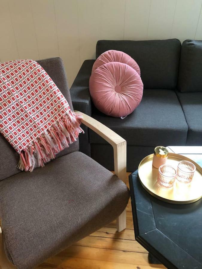 Vik  Auregarden - A Rustique Oasis Just A Blink Away From Town Centre 아파트 외부 사진